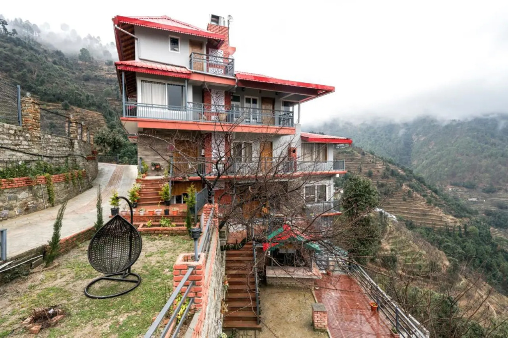 ROSASTAYS Vatika - Mountain View