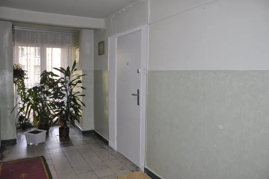 Modern Studio 9