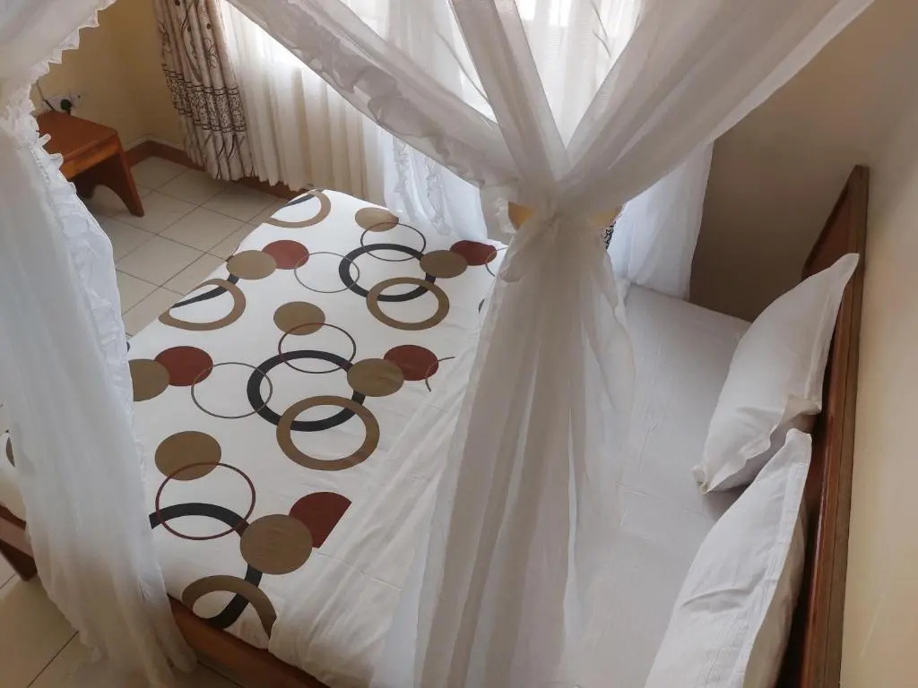 Roza Guest House