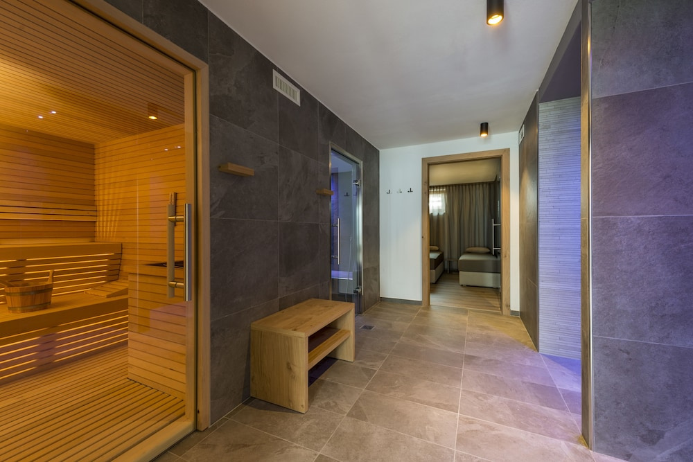 Chalet Aster