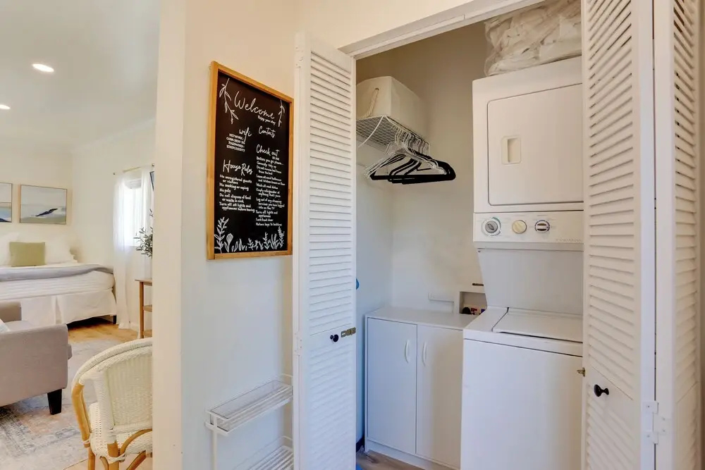 Centrally Located Studio 3 Mi From Downtown!