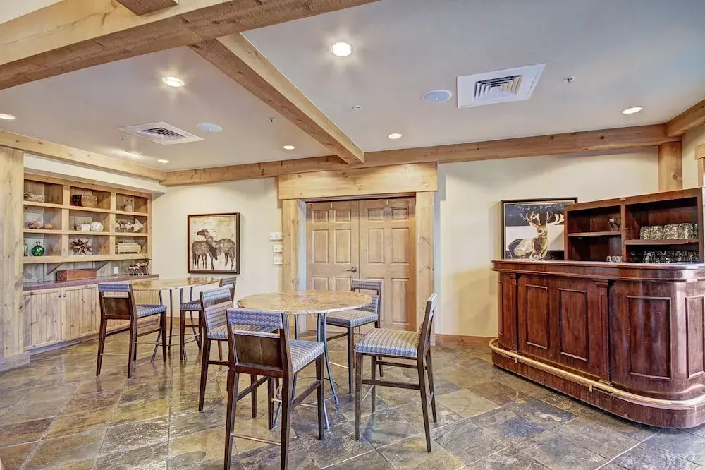 Ski-in 1br  Steps To Gondola + Main St, Sleeps 4 1 Bedroom Condo by RedAwning