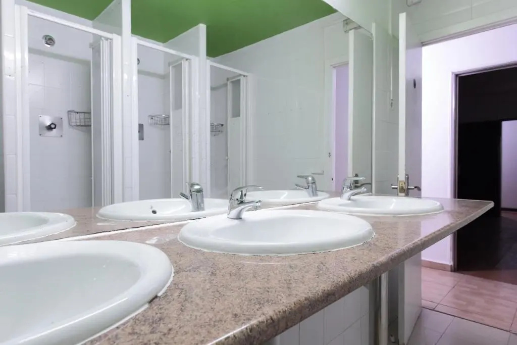 Diagonal House Hostel