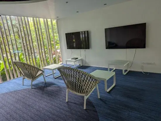 Dominiks Modern Studio Balcony & Ocean V. Tambuli