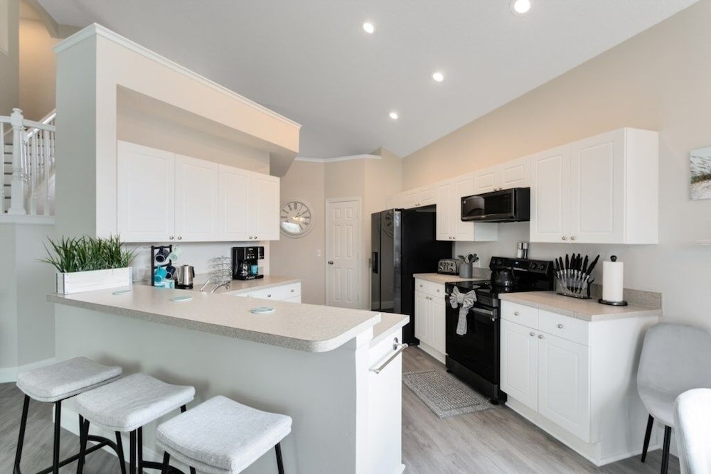 Amazing 6 Bed Disney Dream Getaway In Windsor Palm 6 Bedroom Villa by RedAwning