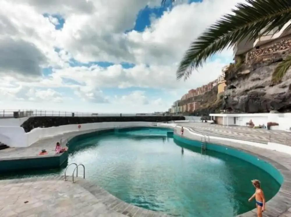 Stunning 3 Bedroom Apartment in Radazul With Ocean Views