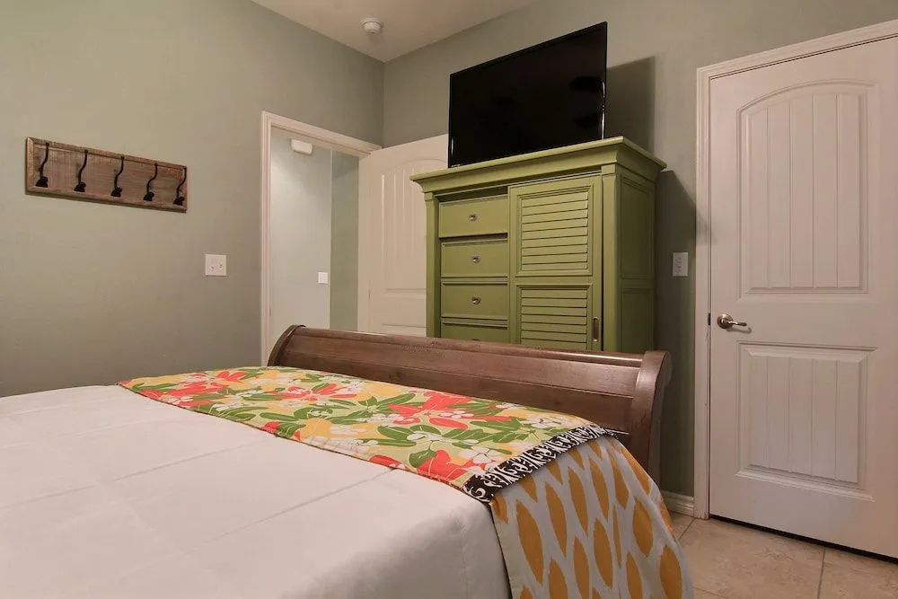 The 13th Wave Gsc13 4 Bedrooms 3 Bathrooms Condo
