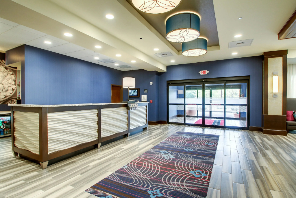 Hampton Inn & Suites Greenville Airport
