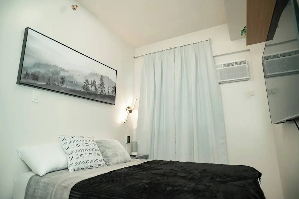 2-bedroom Elegant Condo With Sunrise & Mountain View
