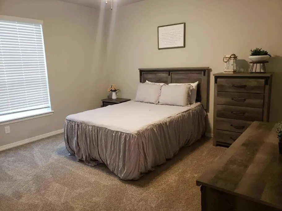 NEW 4/4 Farmhouse style house in College Station!