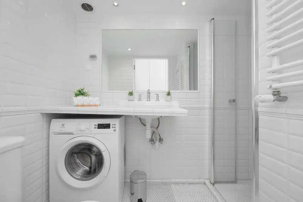 Bright Apartment for 4 by Renters