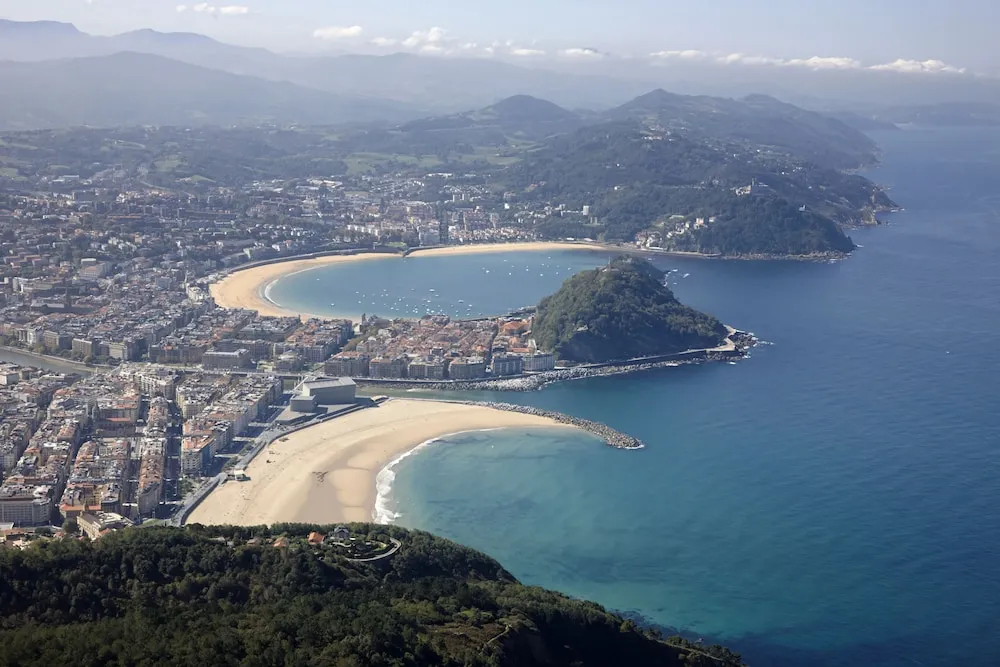 Easo Suite 7 by FeelFree Rentals