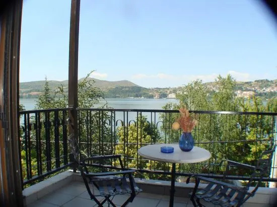 Idiston  Rooms & Suites