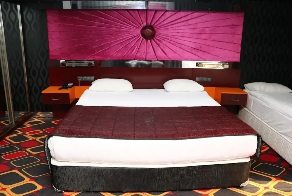 Murat Otel