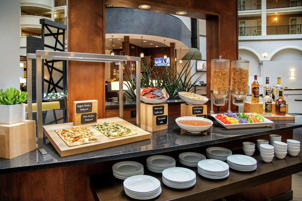 Embassy Suites Dallas - Park Central Area