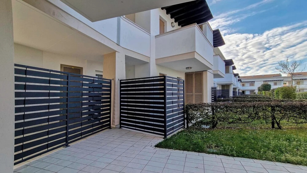 Lovely Apartment Overlooking the Pool in Bibione