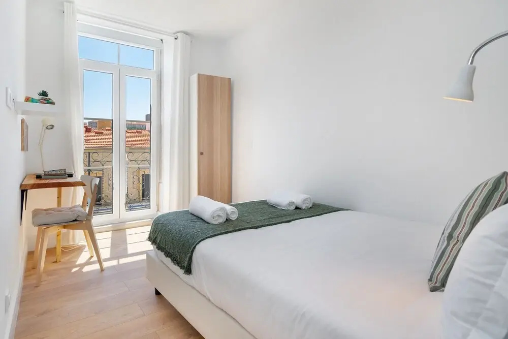 Modern Lisbon Apartments by Soulplaces