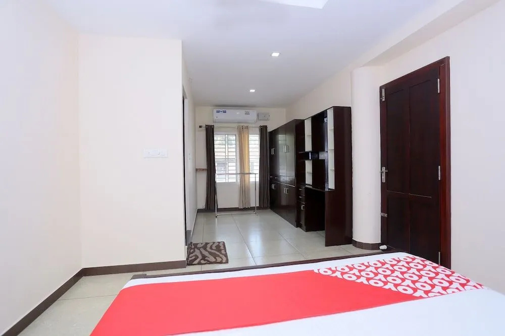 OYO 25012 Kv Suites