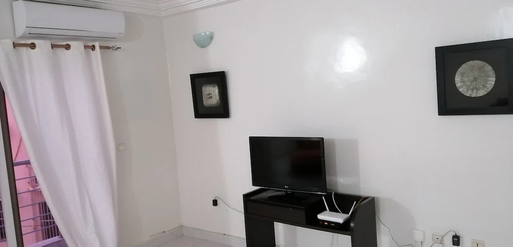 Appartement Meublé 3 Chambres Salon