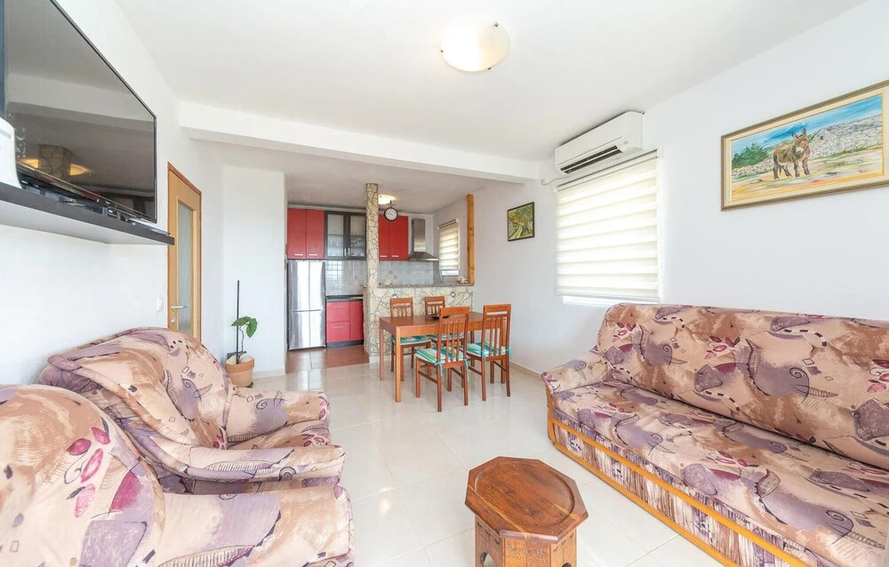 Lovely Home In Kastel Stafilic