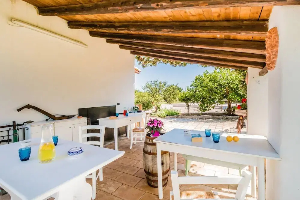 Authentic Sicilian Charm, pool, sea view, wi-fi & parking