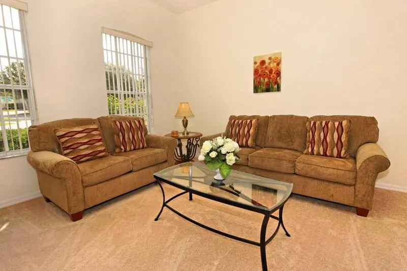 1842 Northampton Drive 4 Bedrooms, 3 Bathrooms