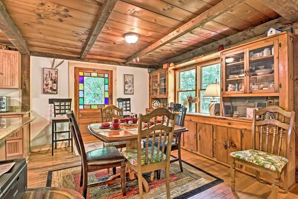 Rustic Bradford Cottage - 14 Miles to Sunapee Mtn