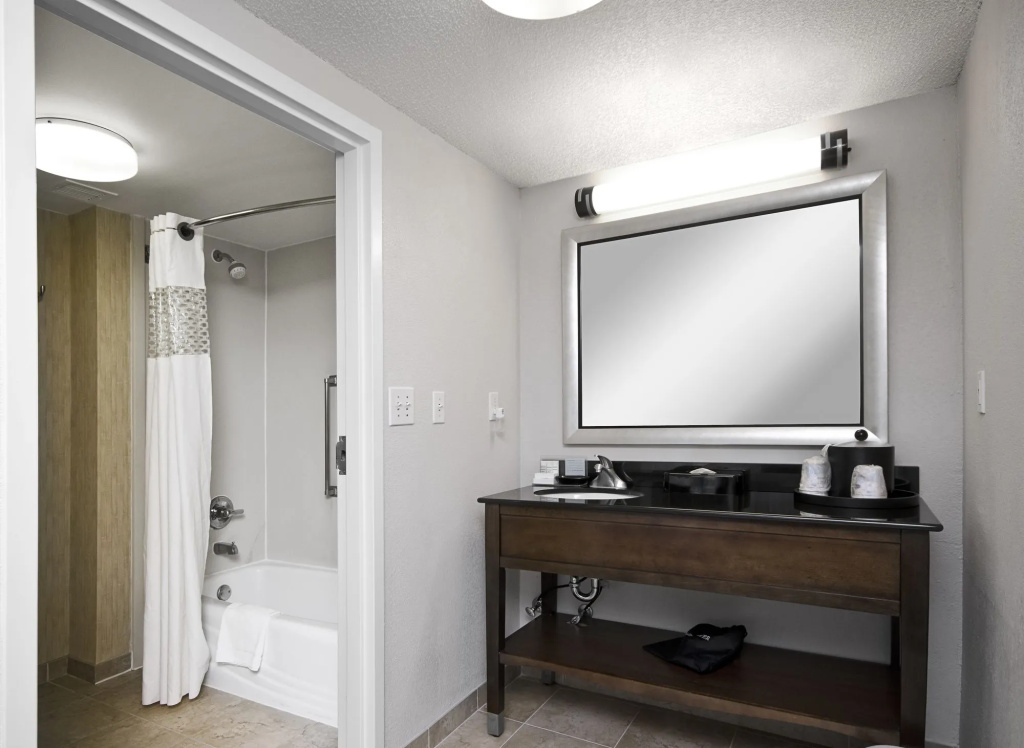 Hampton Inn & Suites Raleigh Cary Lenovo Center