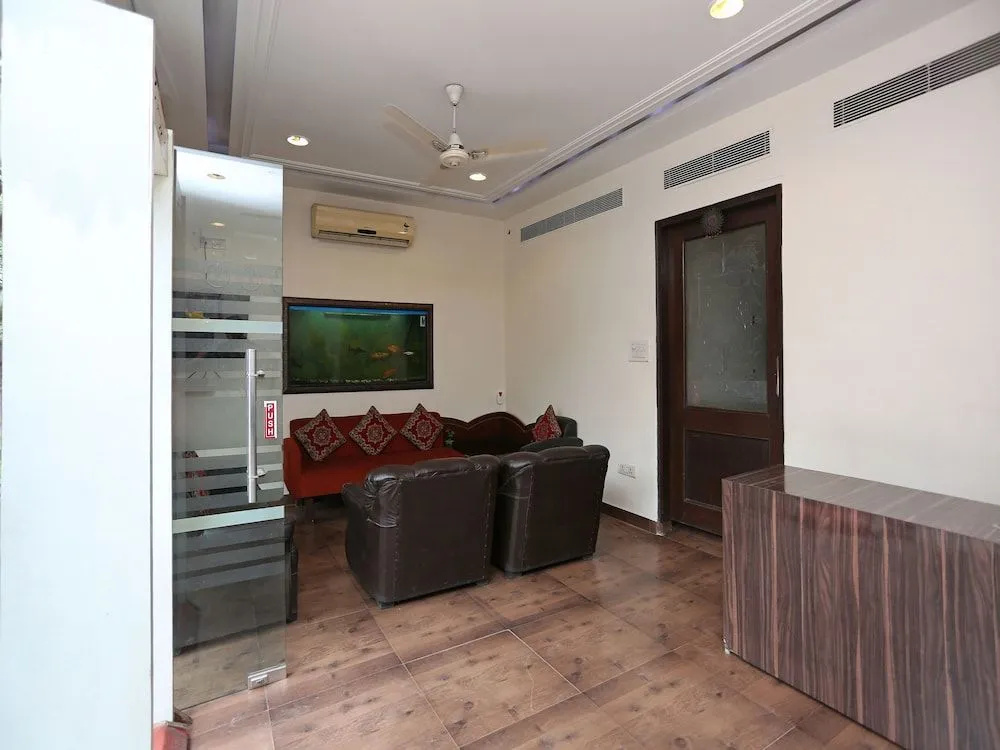 OYO 526 Hotel Asees Inn