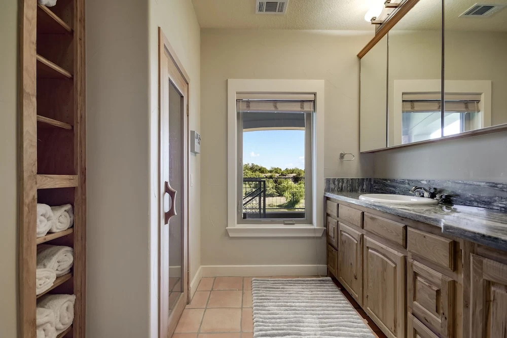 The Authentic Atx Experience Estate 5 Bedrooms 5 Bathrooms Home