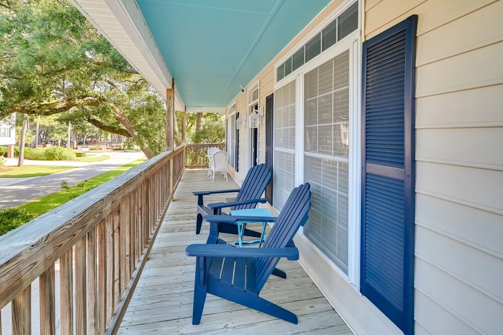 Walk to Ocean: Family Home in Surfside Beach