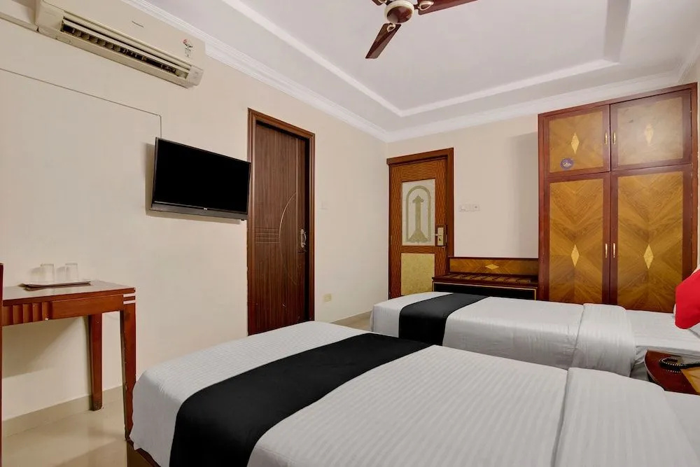 Capital O 11148 Amethyst Business Hotel