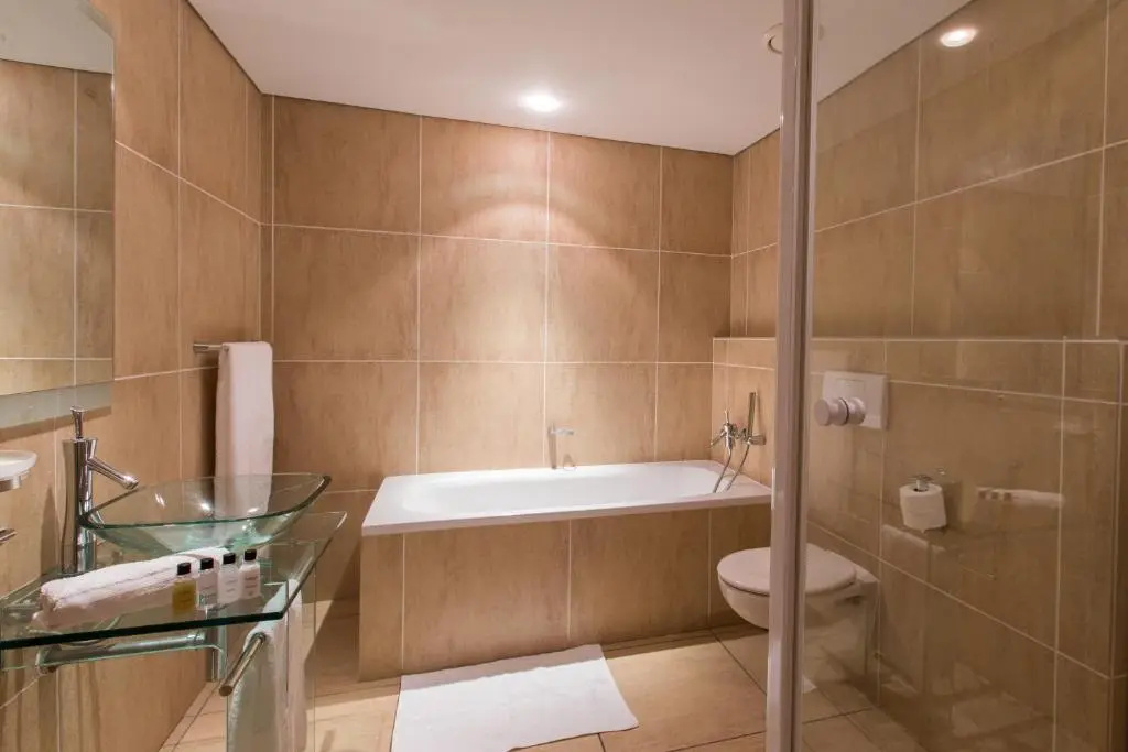 Loddey's Self Catering Apartments - by Beach Collection