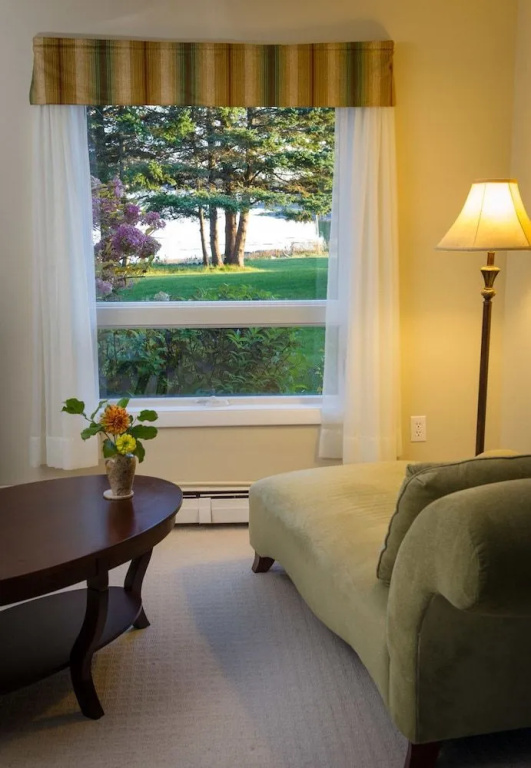 Ann's Point Inn