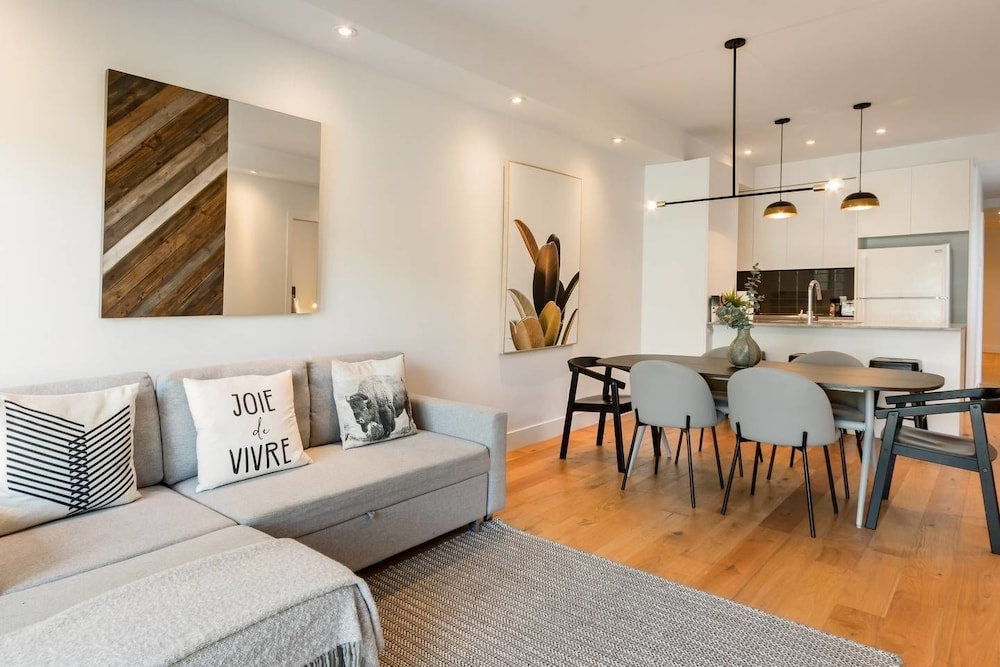 Exquisite Modern Condo in Little Italy