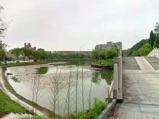 Minggang Grand Hotel (Ceramic University Xianghu Campus)