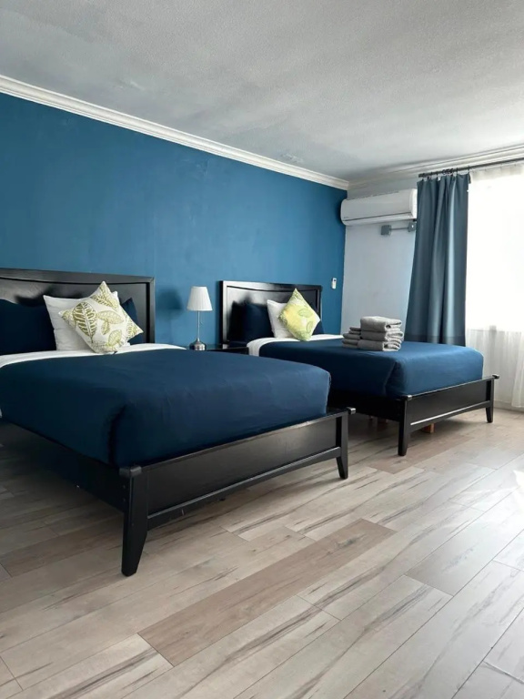 Hometel Suites