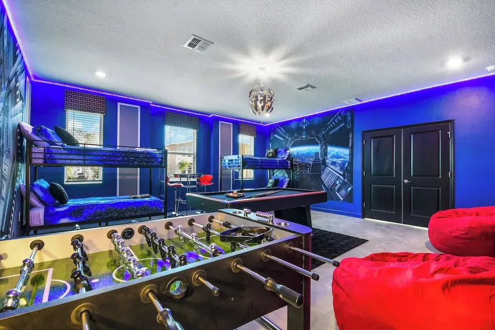 Striking Disney Themed10br Pool/spa/game Room