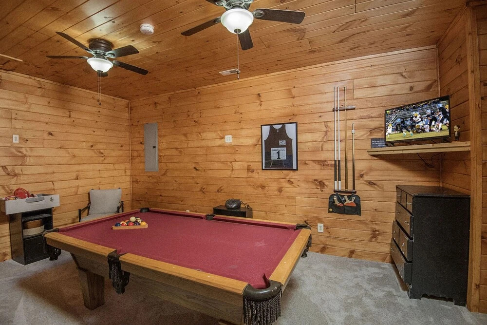 Dunder Mountain Views Cabin Retreat cabin