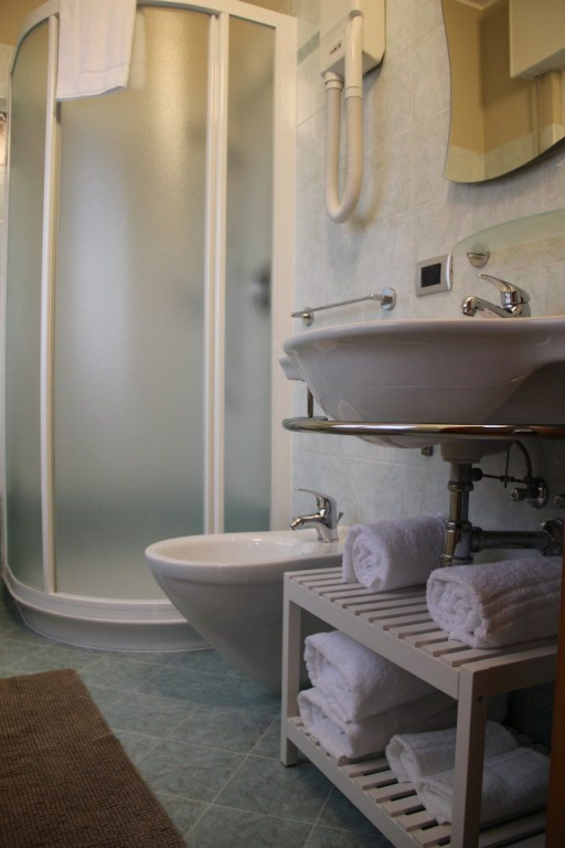 Vignola Rooms Avio