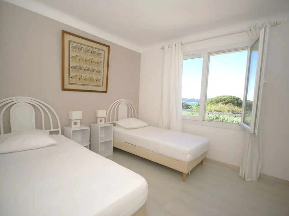 Ideally Located Villa at Ste Maxime, Beautiful sea View, air Conditioning and Large Garden