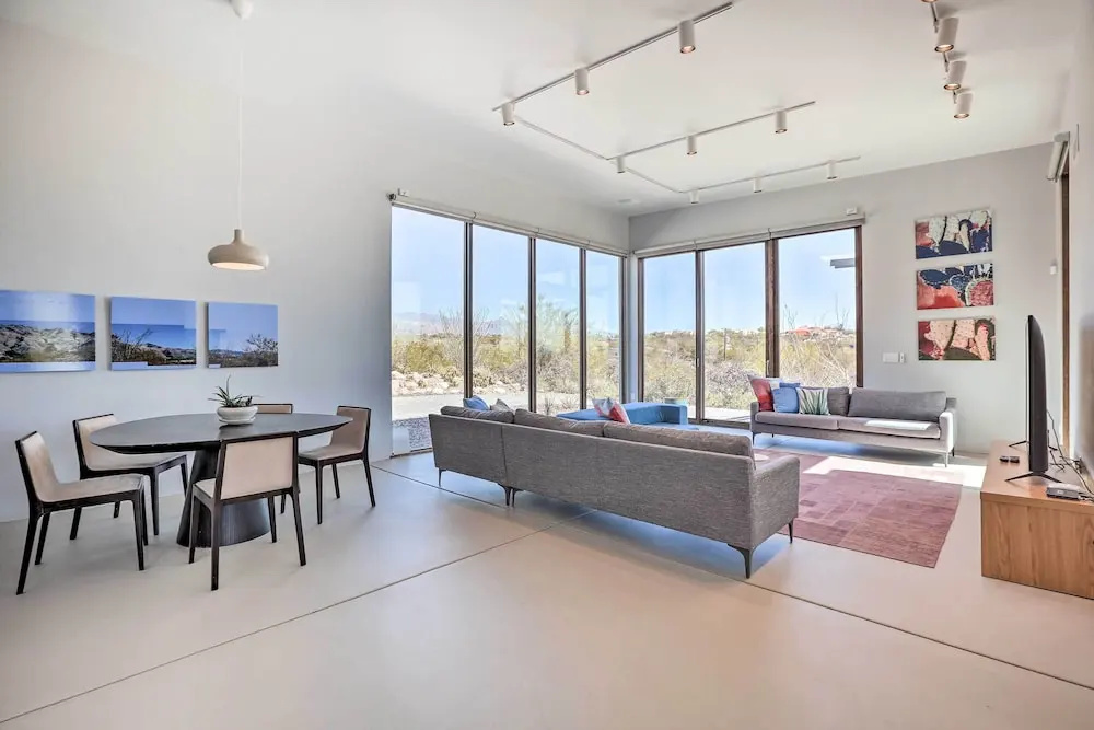 Modern Desert Dwelling w/ Panoramic Views