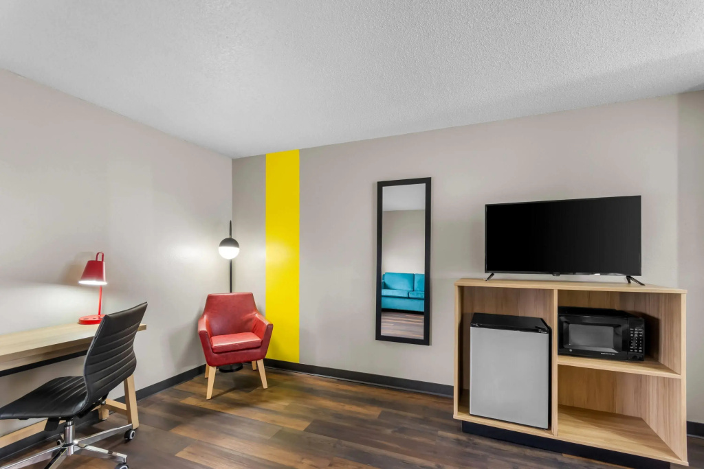 Super 8 by Wyndham Evansville East