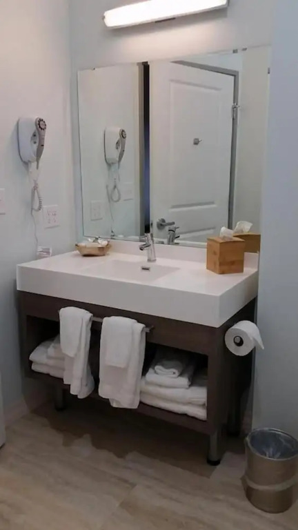 Lakes Inn at Dunvilla