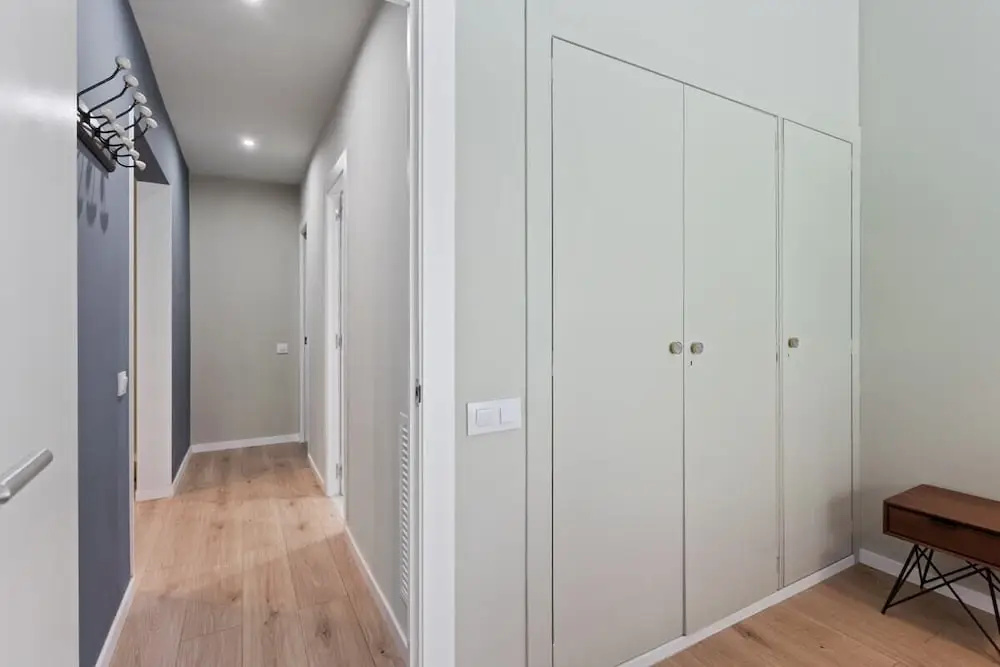 Designer 4 Bed Apt W Balcony Near Plaça Catalunya