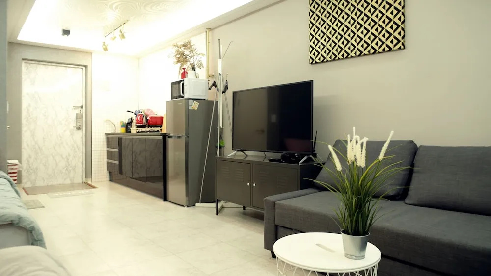 Hongdae PR. Modern Studio.
