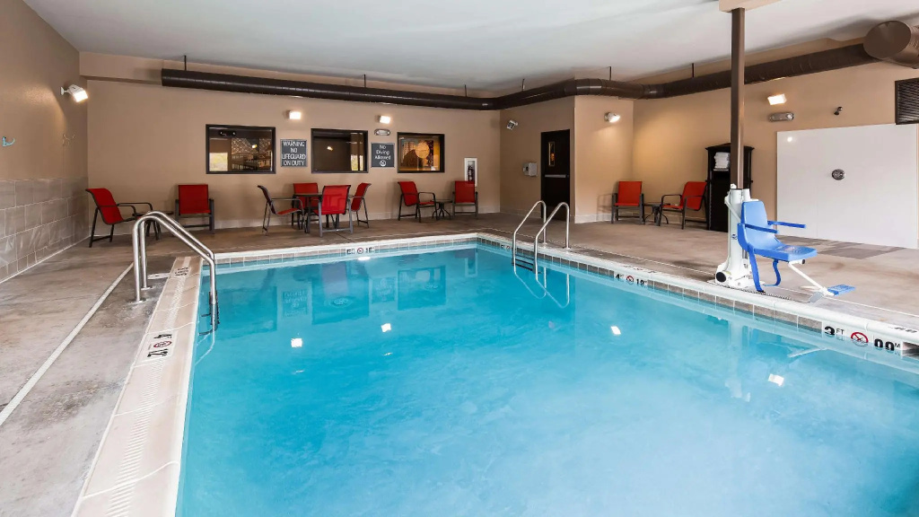 Super 8 Bismarck North