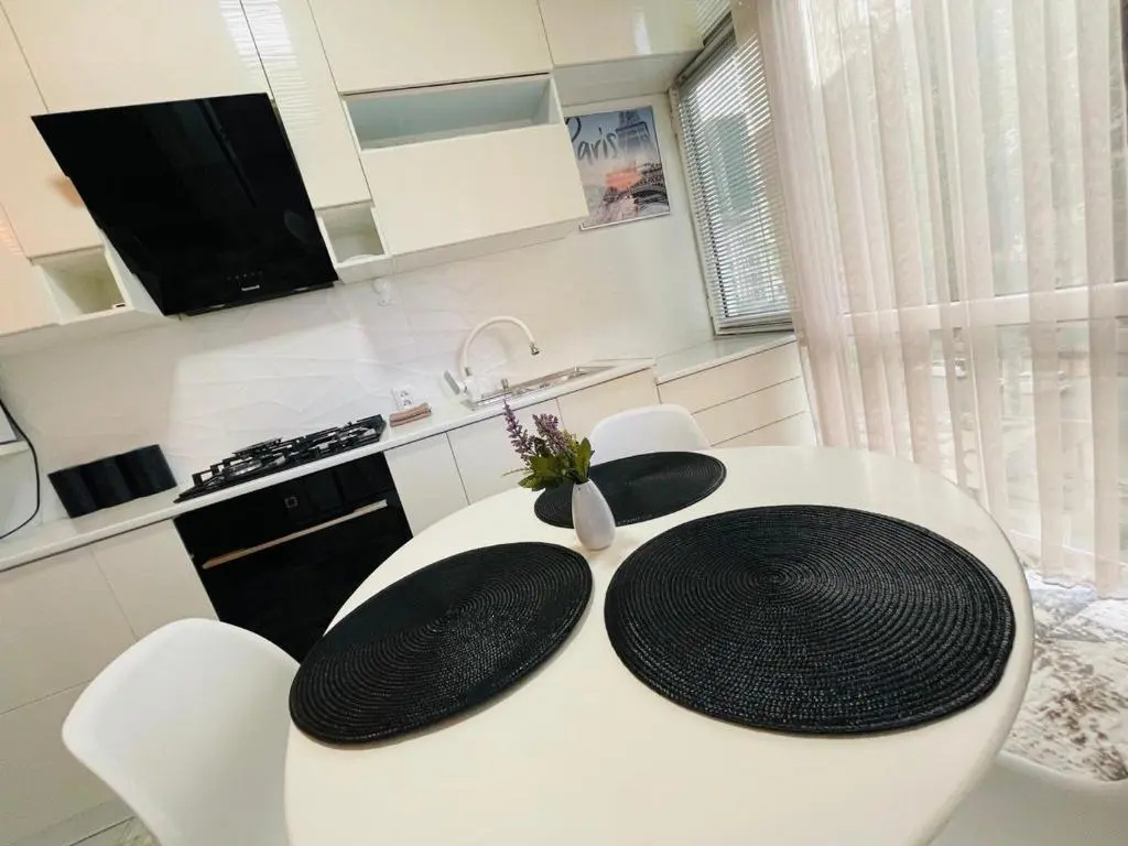 Yas Apartment