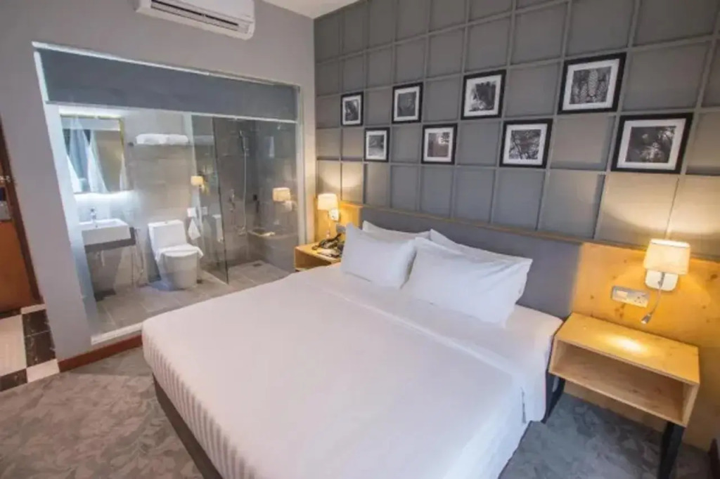 Redpine Boutique Hotel