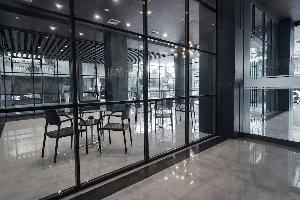 Modern Look 2Br Apartment At The Wahid Private Residence